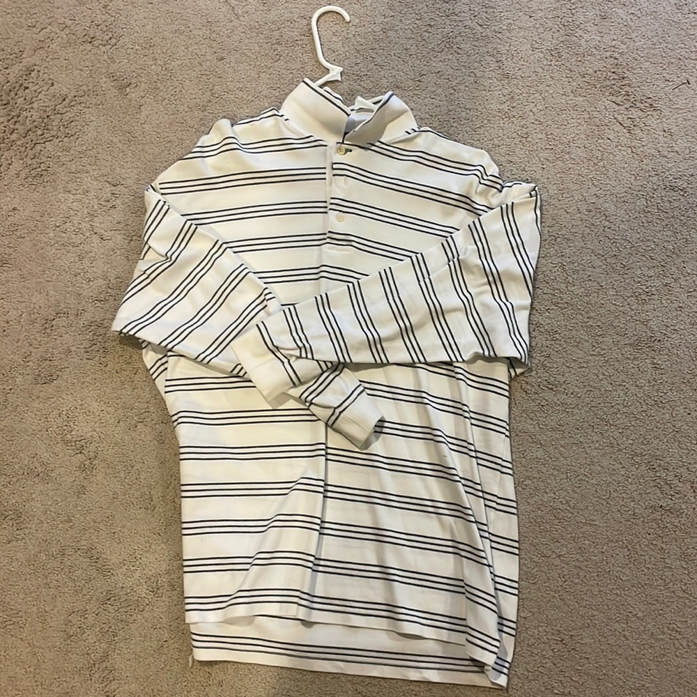 Long Sleeve Large Button Down Tommy Hilfiger Shirt. Excellent Condition.